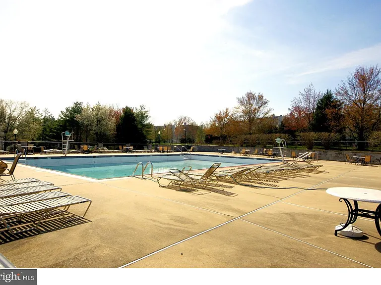 406 Pebble Creek Ct — Photo 24