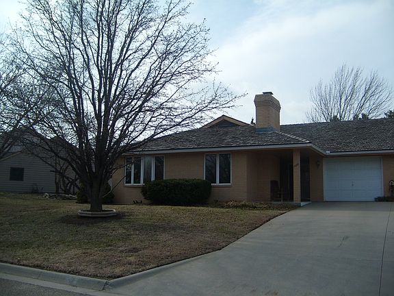 2nd image of 1420 Woodland Cir