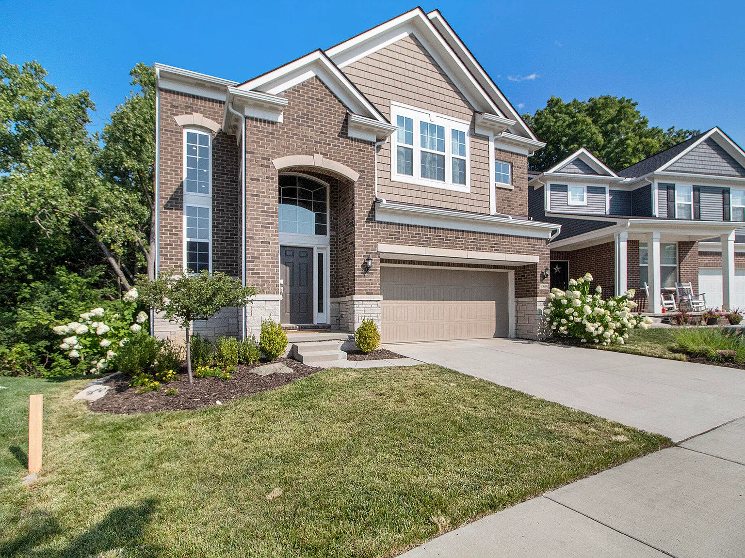 4 bed, 2.5 bath, 2847 sqft, $3,700 — Photo 3