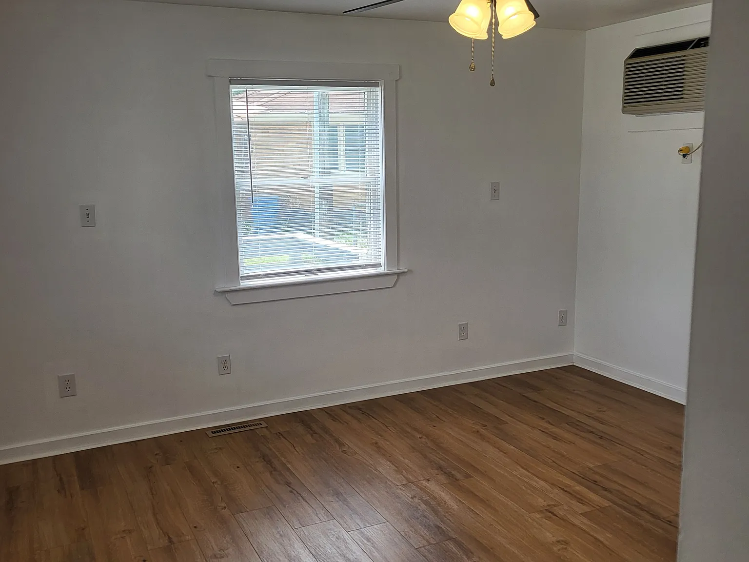 1 bed, 700 sqft, $1,100 — Photo 4