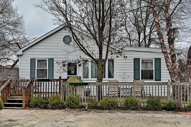 1st image of 157 Oak Ave