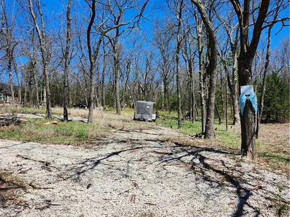 225 Linn Valley Blvd, Linn Valley, KS 66040