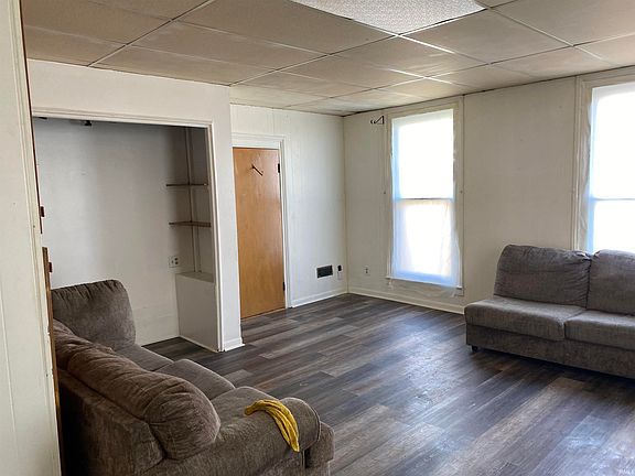 3rd image of 508 E Jefferson Ave