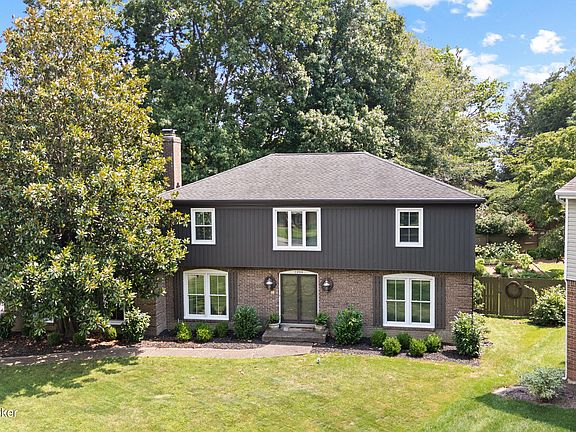 4th image of 1204 Bentwood Way