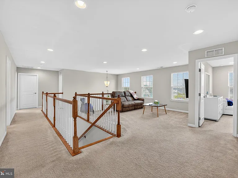 40 Gina Dr — Photo 26