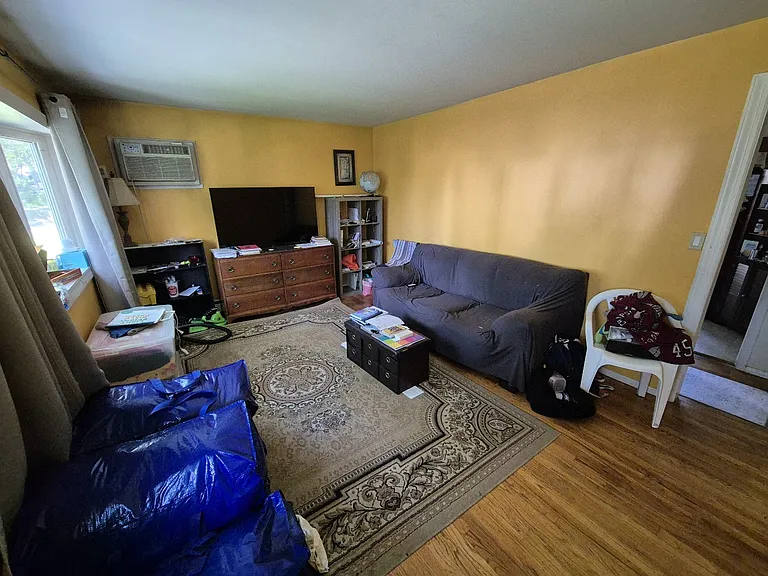 83 Toms Rd — Photo 6