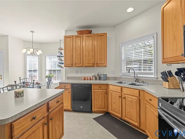 7632 Old Track Ln, Mechanicsville, VA 23111