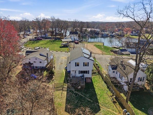 94 Bungalow St