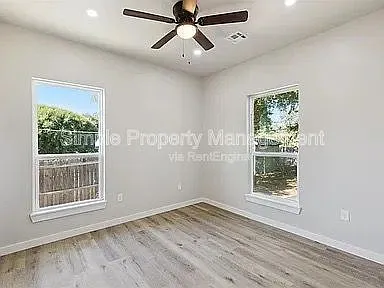 1951 NW 11th St — Photo 23
