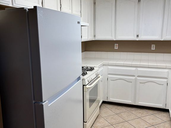 5th image of 2535 N Locust Ct