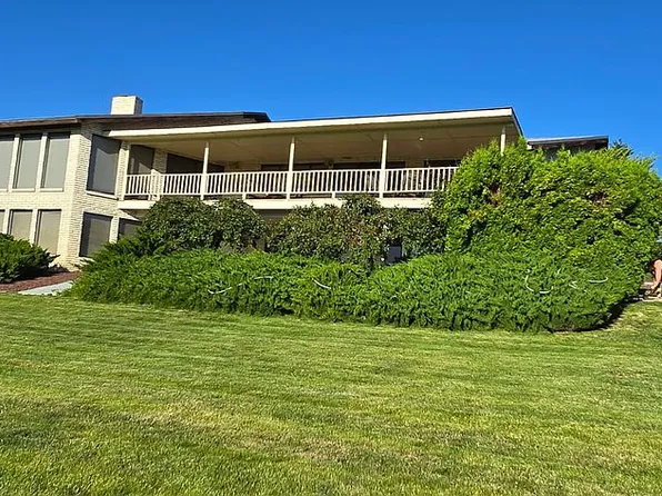 712 Fairway Dr, Yakima, WA 98901