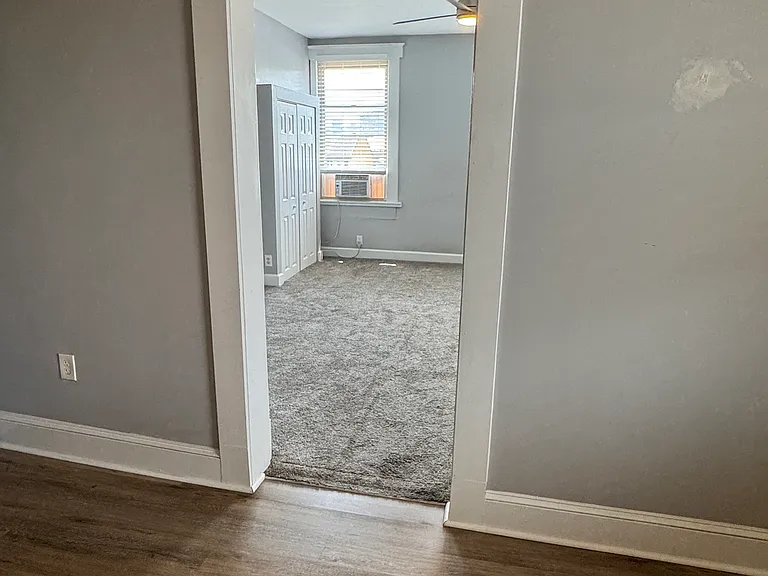 313 W 6th St #5 — Photo 9