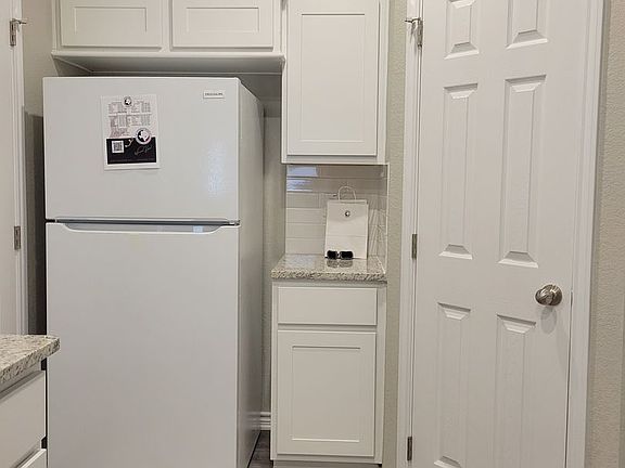 4th image of 1606 Pontotoc Trce #74199554A