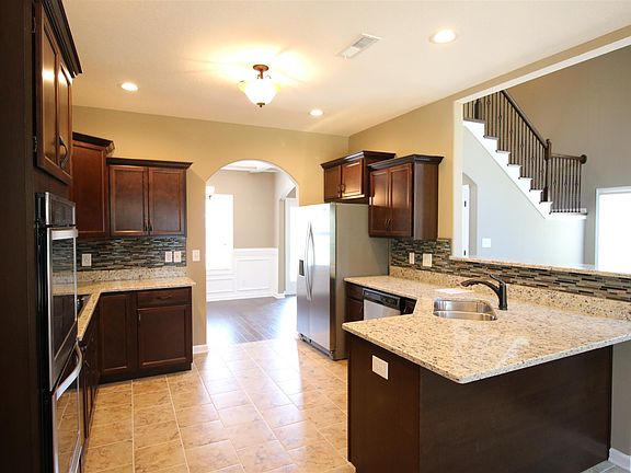 5th image of 449 Summerfield Lot 449