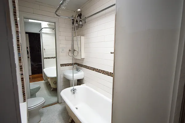 Rented by Urbane Brokerage | media 13