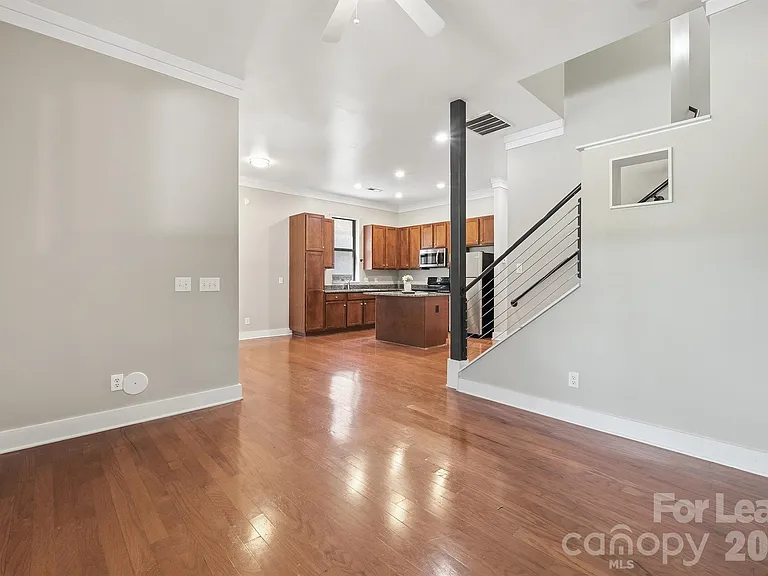 3435 Spencer St — Photo 11