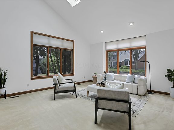 5th image of 2252 Sedgwick Dr