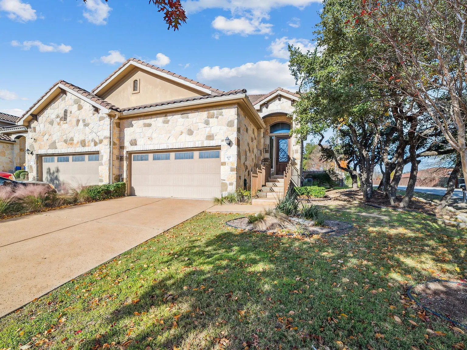 4 bed, 3.5 bath, 2524 sqft, $2,900 — Photo 2