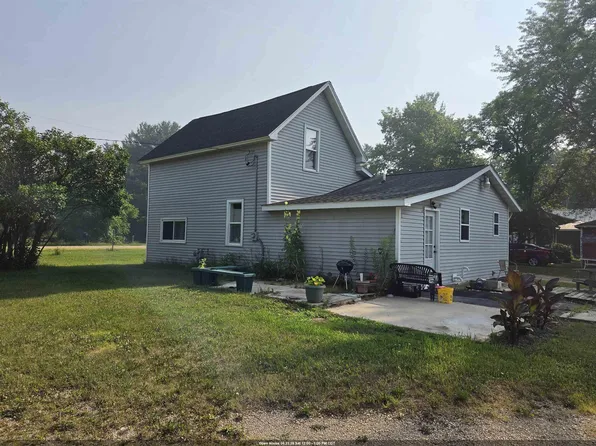 380 River St, Wild Rose, WI 54984