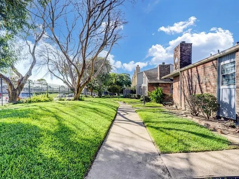 9550 Deering Dr #210 — Photo 10