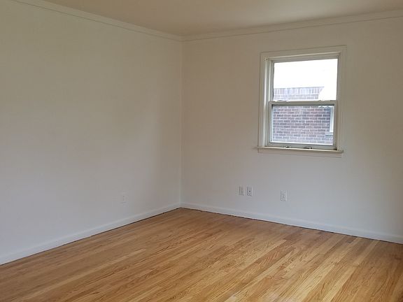4th image of 25544 Waldorf St