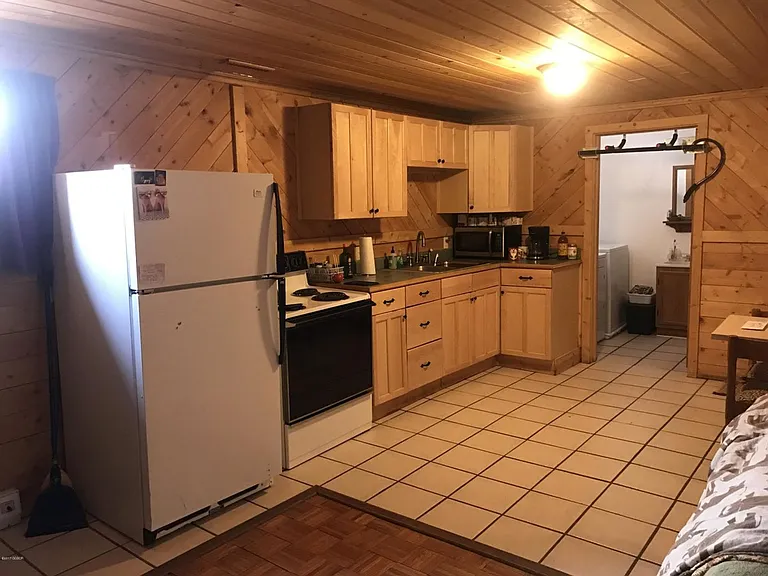 252 W Garnet Ave — Photo 22