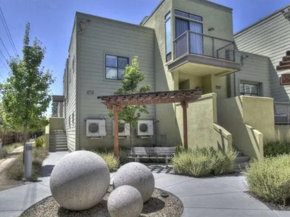 932 Mallard Ln, Palo Alto, CA 94303