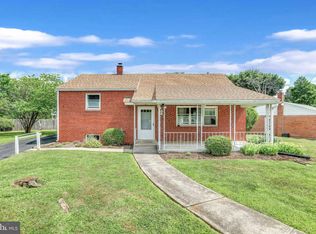 5230 Crestwood Dr, Harrisburg, PA 17109