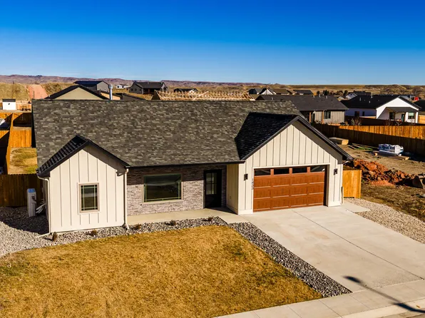 1433 Silverton Dr, Ranchester, WY 82839