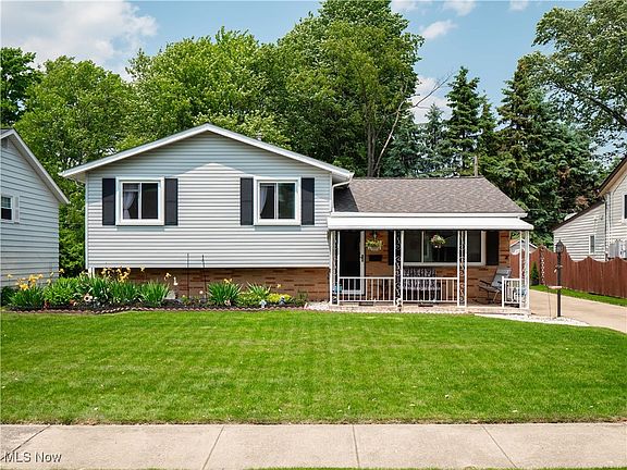 4th image of 13936 Franklyn Blvd