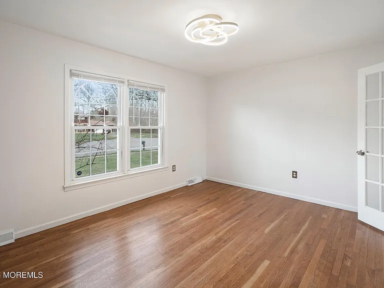 10 Monroe Ct — Photo 10