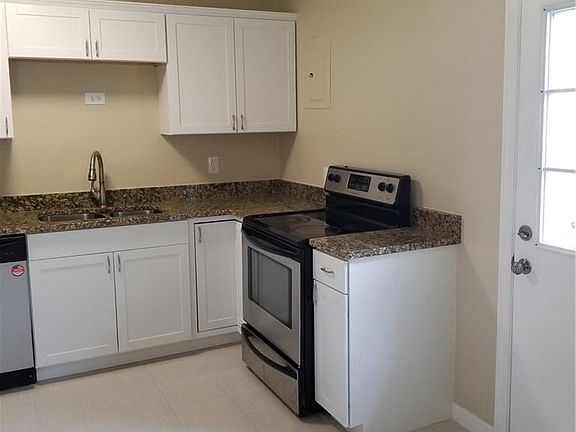 4th image of 1471 Maravilla Ave