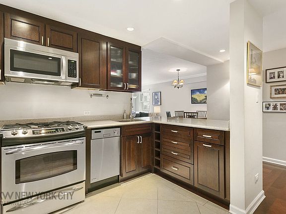 2nd image of 110 E 57th St APT 10FG