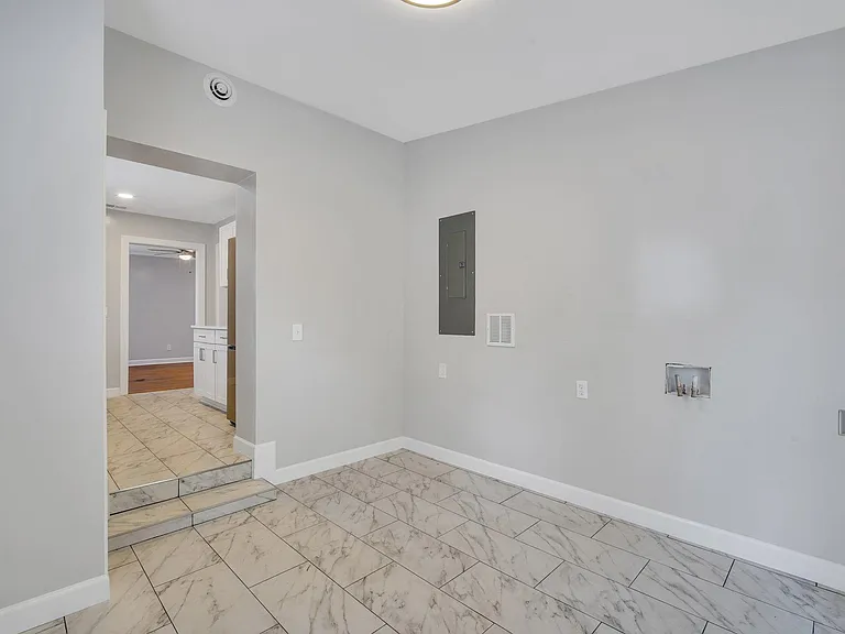415 E 65th St — Photo 17