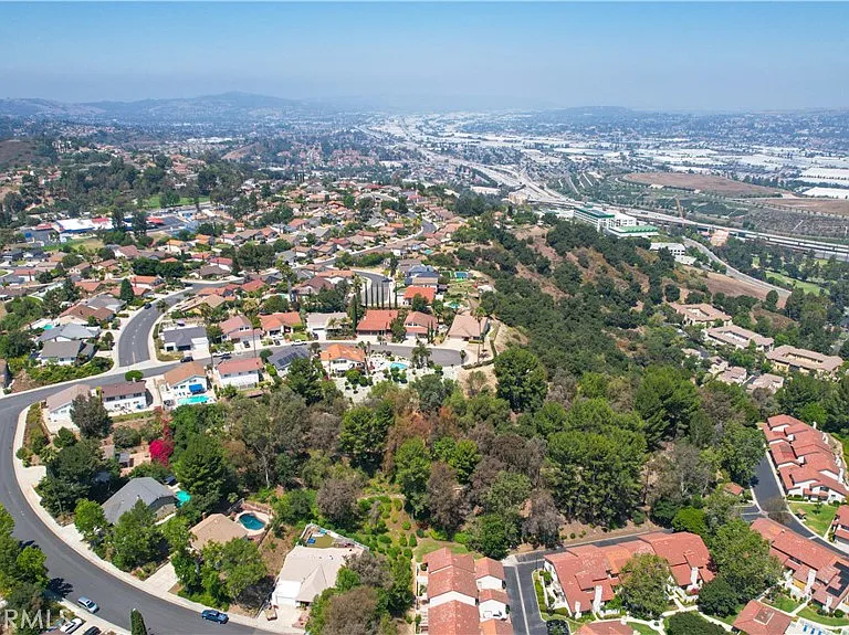 1315 Albariza Pl #5 — Photo 38