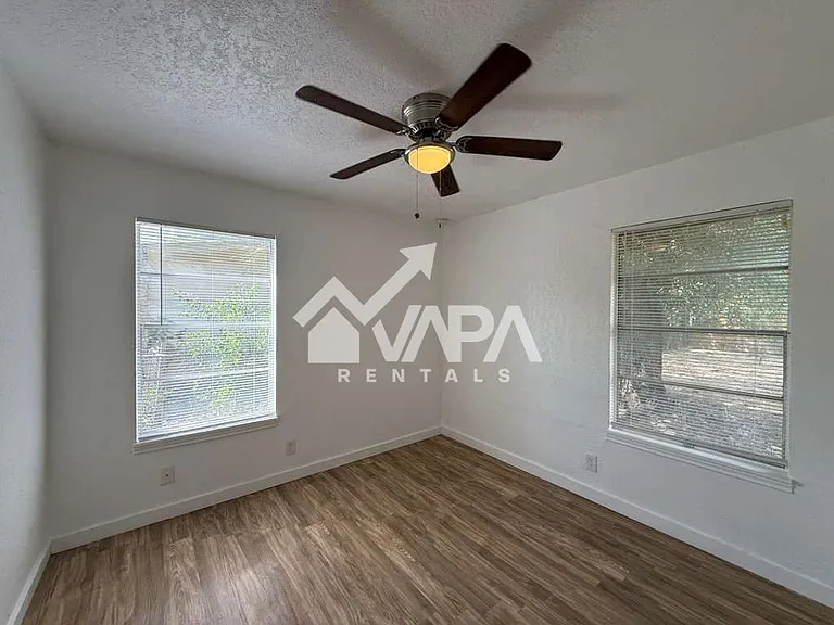 7831 Gallop Dr — Photo 7