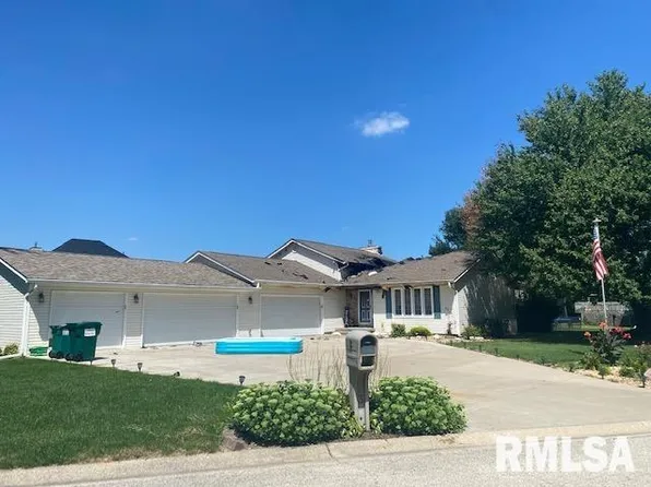 3 Oakwood Ct, Coal Valley, IL 61240
