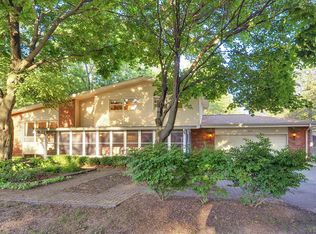 205 Sharon Dr, Dundee, IL 60118