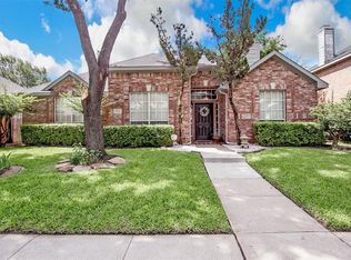 2721 Water Oak Dr, Grand Prairie, TX 75052