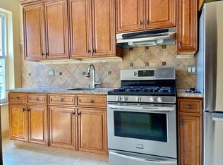 3015 45th St APT 2, Astoria, NY 11103
