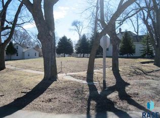 3 Northeast St, Colman, SD 57017