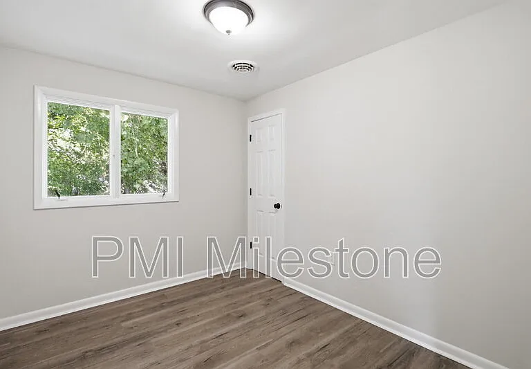 13242 Greensburg Rd — Photo 14