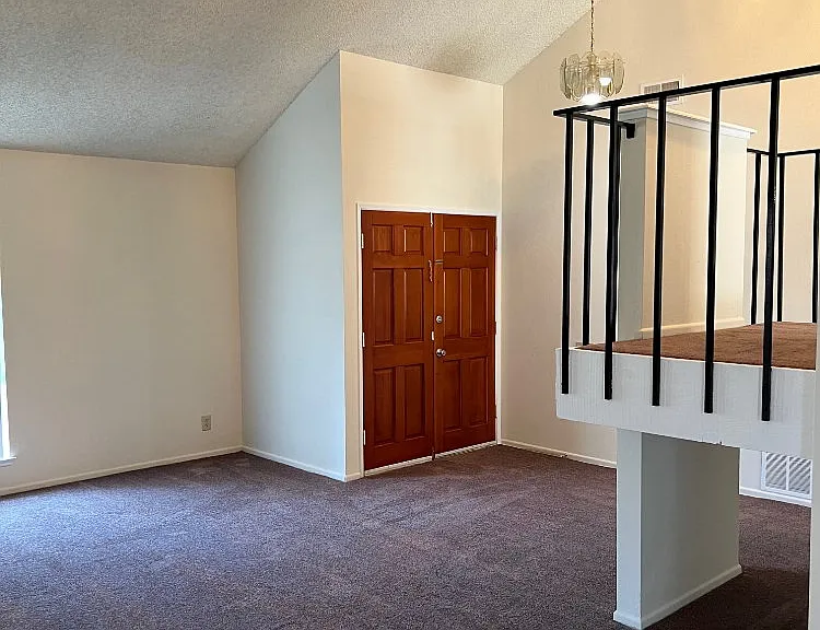 4918 E Glenview Ave — Photo 3