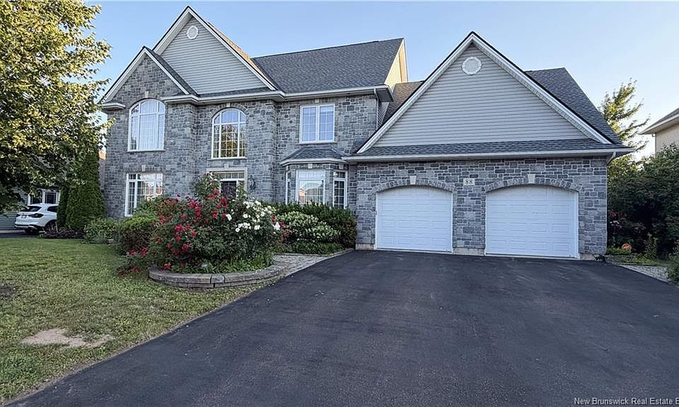 1st image of 88 Foxwood Dr