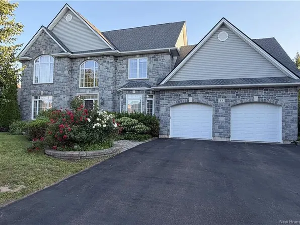 88 Foxwood Dr, Moncton, NB E1G 5H4