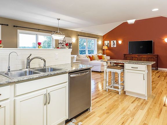 4th image of 2253 Walton Lake Dr