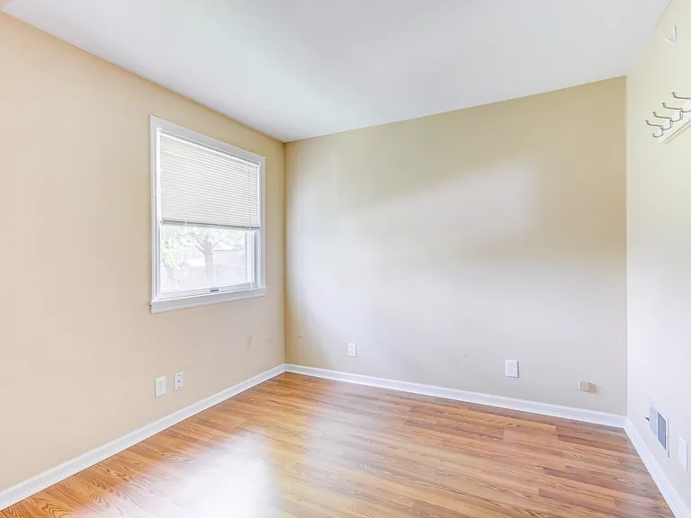103 Oberlin Ct — Photo 23