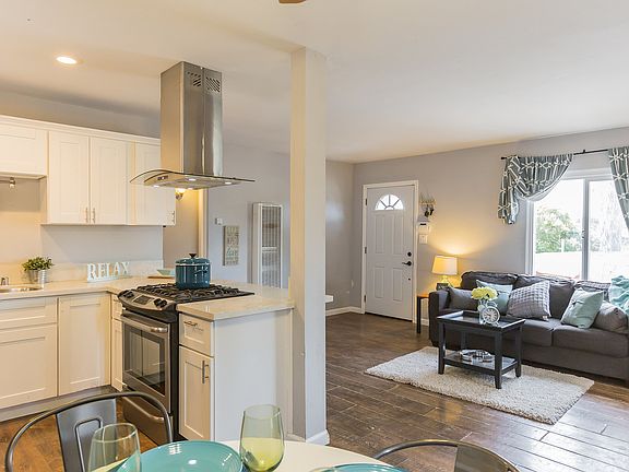 3rd image of 5953 Balmoral Dr
