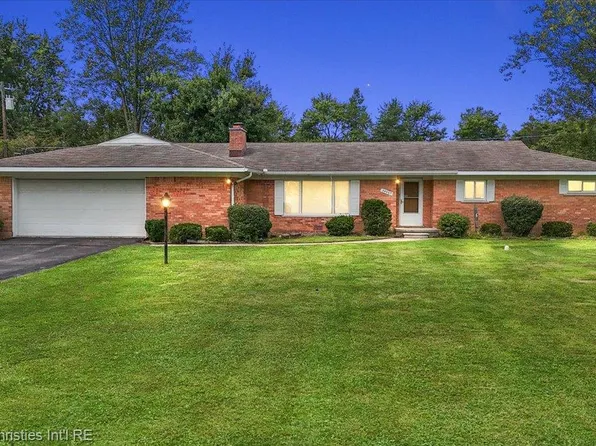 24467 Westmoreland Dr, Farmington Hills, MI 48336