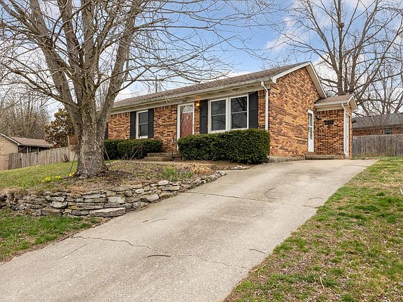 4th image of 304 Creekside Dr
